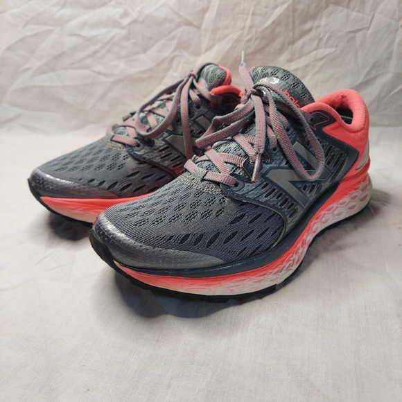 New Balance Fresh Foam 1080 Running ShoesWomen's Sz 7 (W1080SP6). - Picture 1 of 5